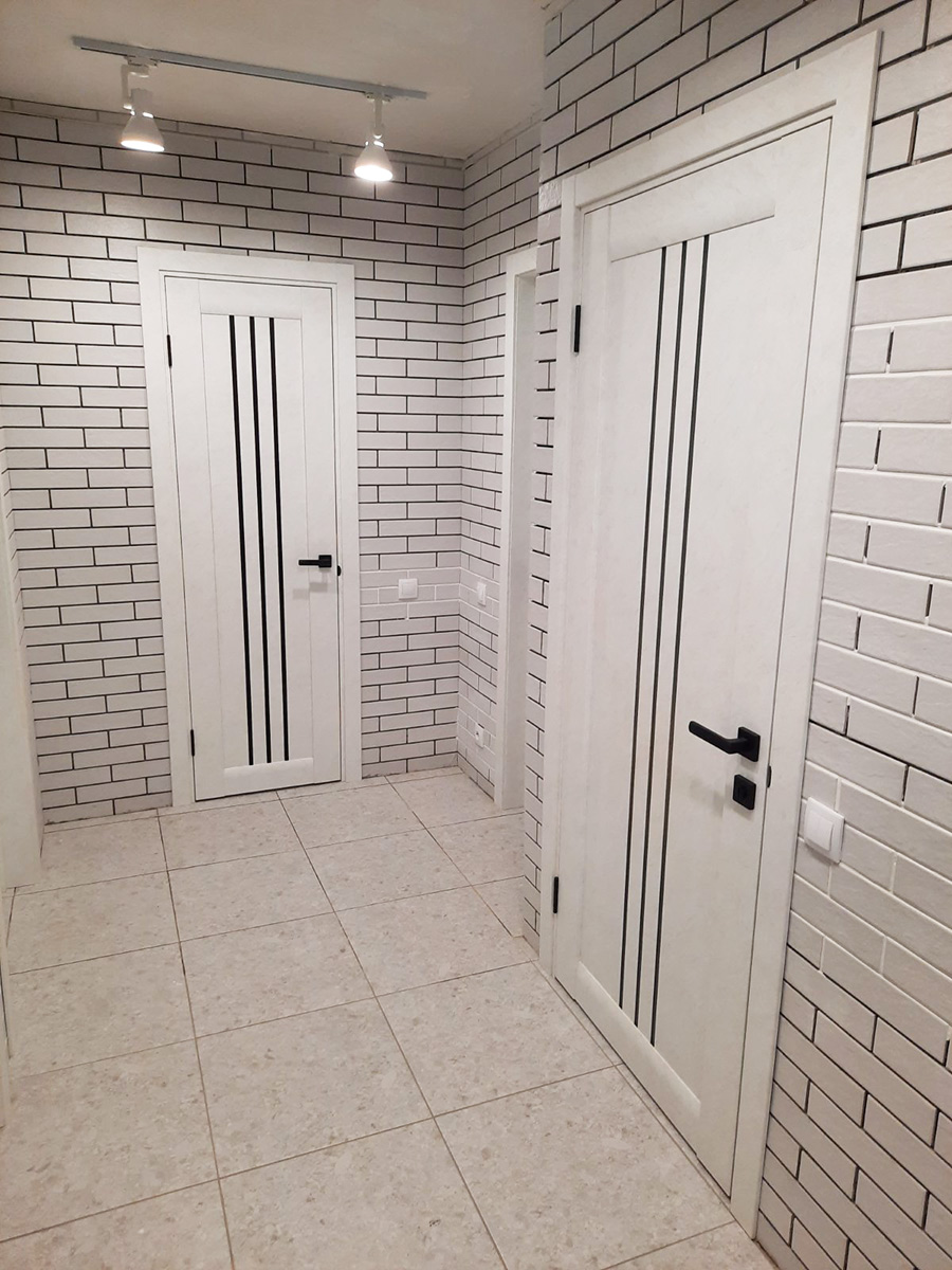Фото встановлених міжкімнатних дверей від магазину Interior-Doors